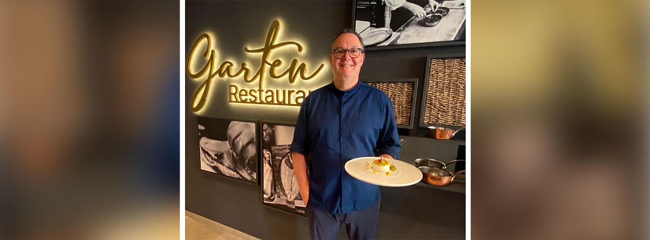Michale Stortz mit Matjes gericht (c) Friesenkrone