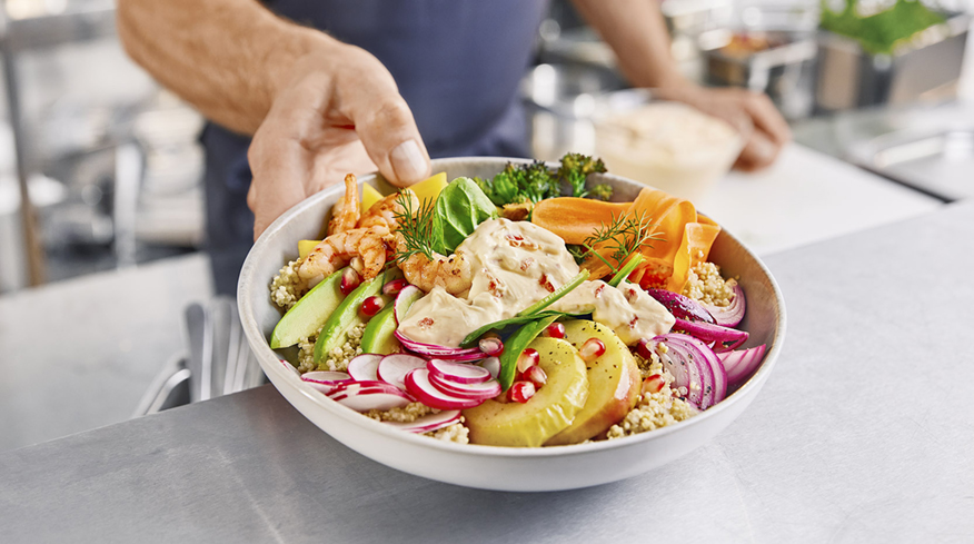 Garnelen-Gemüse-Bowl mit PaprikaQuark von MILRAM