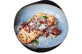 Spaghetti Bolognese mit pflanzlichem Hack von endori: Das Gericht dient als Praxisbeispiel für die Bewertung im Gastronomischen Ampelsystem