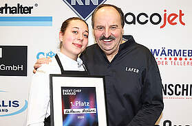 Gewinnerin Katharina Aichhorn mit Johann Lafer beim Next Chef Award 2026 auf der INTERNOR