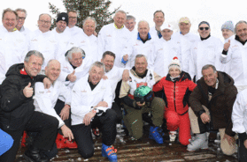 Spitzenköche beim Event Koch-Legenden am Hahnenkamm in Kitzbühel während eines Wettbewerbs zwischen Kulinarik und Skisport