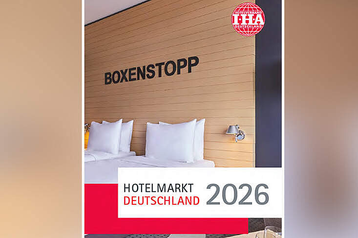 Der IHA-Branchenreport „Hotelmarkt Deutschland 2026“ zeigt aktuelle Kennzahlen zur Entwicklung der deutschen Hotellerie und analysiert Herausforderungen wie steigende Kosten, sinkende Margen und Rekordzahlen bei den Übernachtungen.