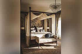 Royal Presidential Suite im Taj Hessischer Hof Frankfurt mit Wohnbereich, Besprechungszimmer und hochwertiger Ausstattung.