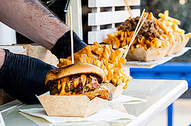  Hamburger Food Truck. - Stock-Fotografie