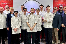 Kochauszubildende beim Rudolf Achenbach Preis 2026 während der Halbfinals bei der Zubereitung von Drei-Gang-Menüs