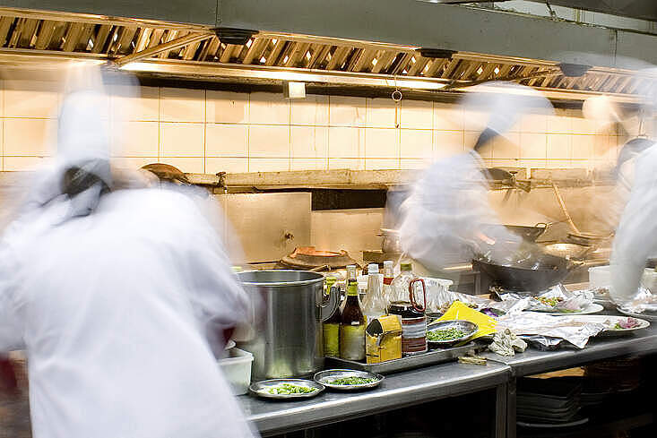  Innenansicht restaurant - Stock-Fotografie: Foto: © iPandastudio / iStock / Getty Images