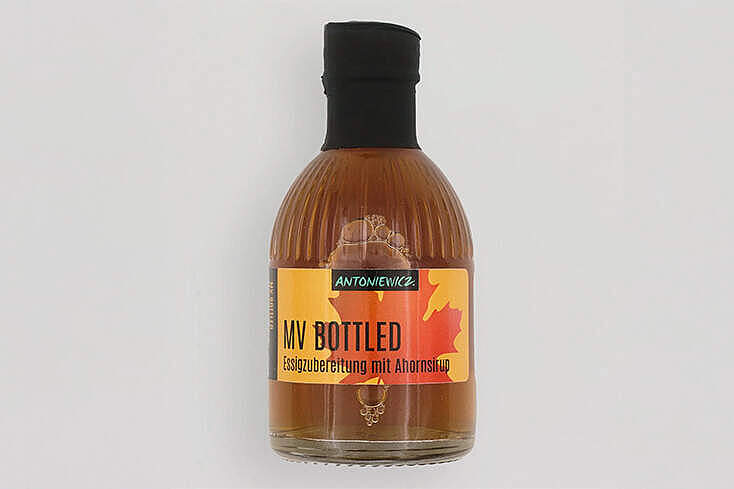 Ahorn-Essig „MV Bottled“ in Glasflasche, hergestellt auf Basis von Ahornsirup