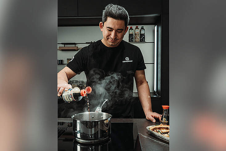 Sternekoch Tohru Nakamura entwickelt Rezeptideen für Großküchen im Kikkoman Foodservice-Projekt.