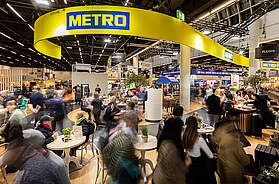 METRO Messestand auf der INTERNORGA mit Chefs Stage und Show-Cooking