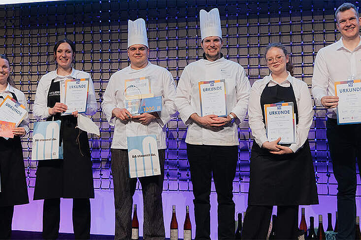 Preisträger der 42. DEHOGA Hessenmeisterschaften 2026 in Darmstadt mit Vertretern des DEHOGA Hessen.