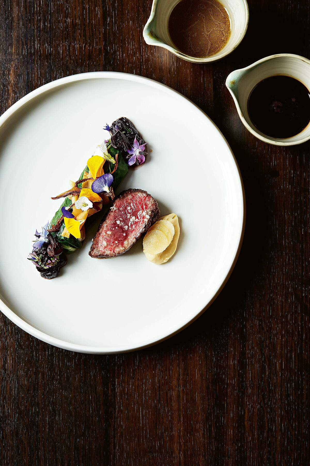 Fille Rind Rezept von Andreas Widmann: Rind mit Mangold, Pilzen und Blaubeeren