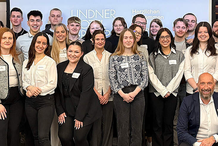 Auszubildende der Lindner Hotel Group beim „Day To Stay“ im Lindner Hotel Köln City Plaza im Austausch mit Führungskräften und Vorstand zur Ausbildung in der Hotellerie.
