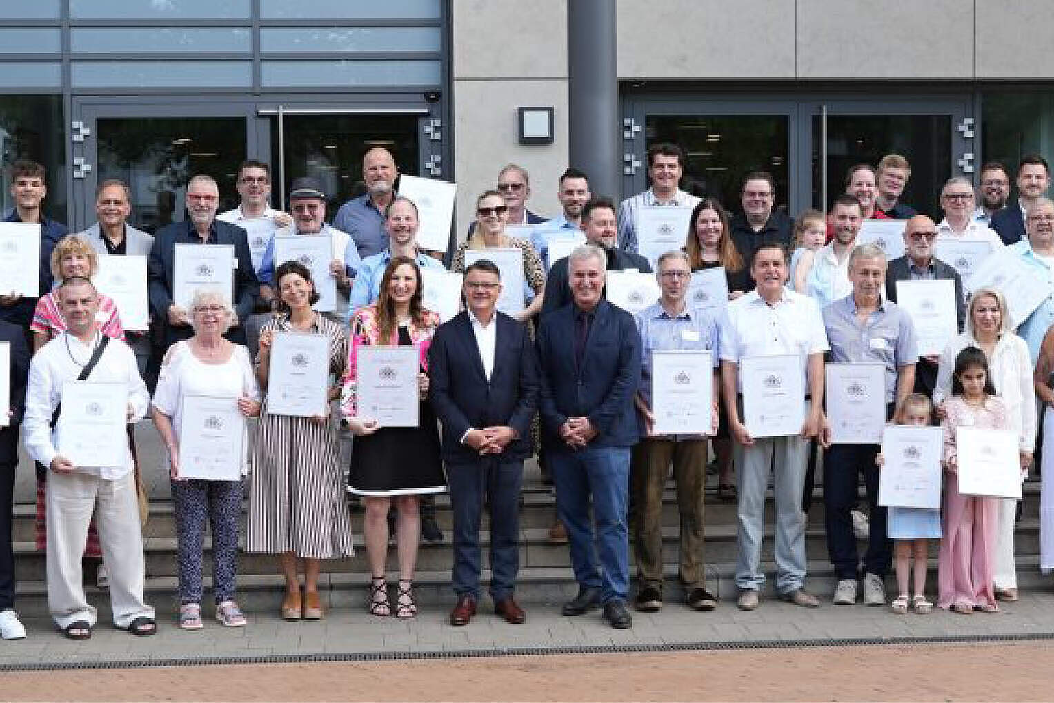 Gruppenbild Preisträger Foto: Foto-Digital-Studio Marcus Müller/Hessische Staatskanzlei