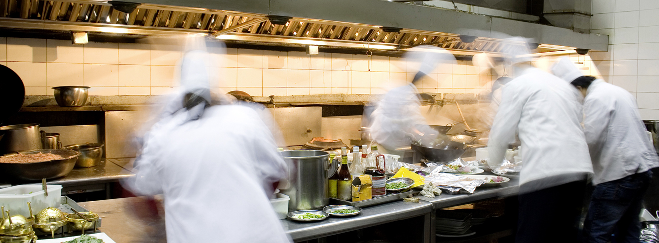  Innenansicht restaurant - Stock-Fotografie: Foto: © iPandastudio / iStock / Getty Images