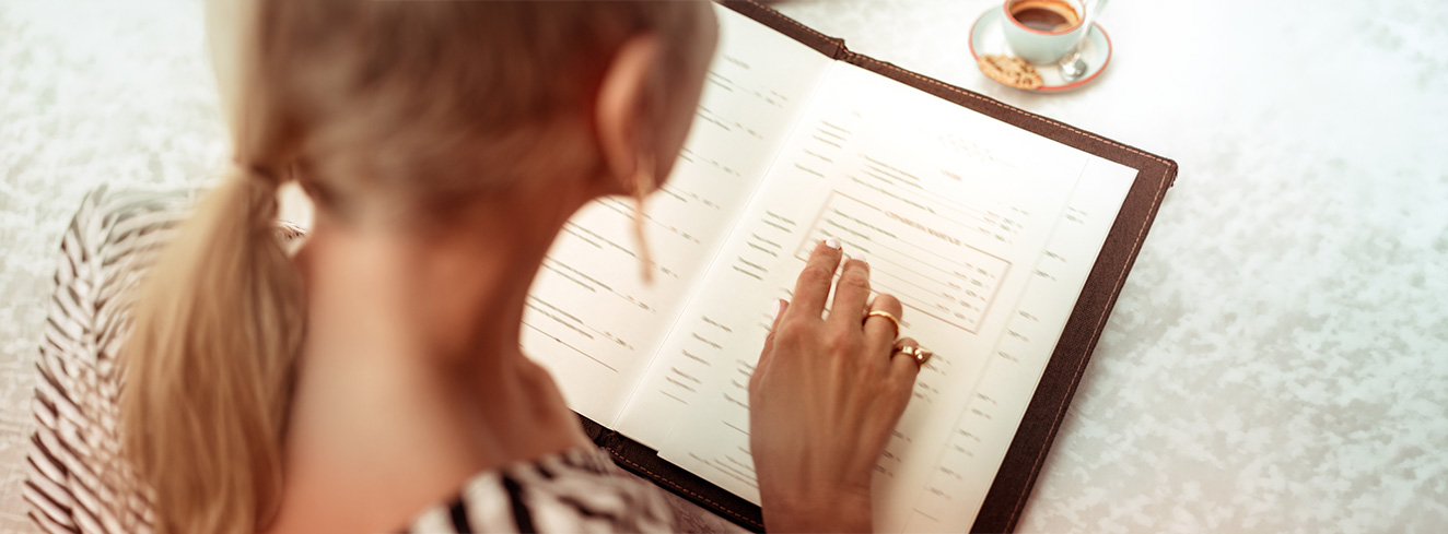 Speisekarte im Restaurant mit Informationen zur Tierhaltungskennzeichnung Titel: Tierhaltungskennzeichnung in der Gastronomie