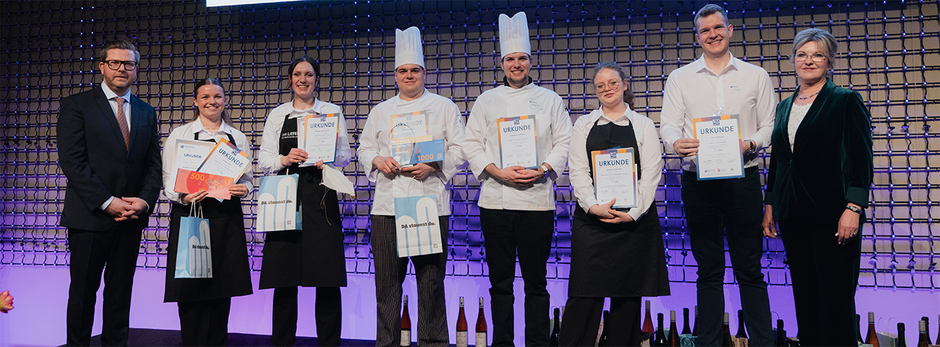 Preisträger der 42. DEHOGA Hessenmeisterschaften 2026 in Darmstadt mit Vertretern des DEHOGA Hessen.