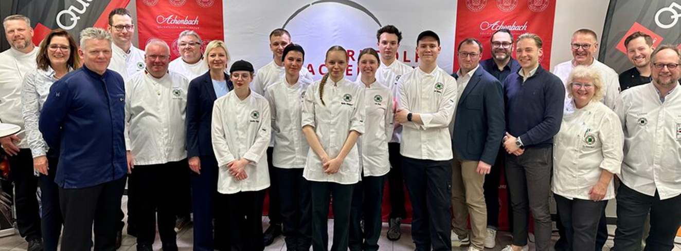 Kochauszubildende beim Rudolf Achenbach Preis 2026 während der Halbfinals bei der Zubereitung von Drei-Gang-Menüs