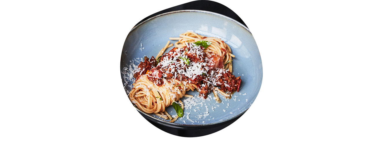 Spaghetti Bolognese mit pflanzlichem Hack von endori: Das Gericht dient als Praxisbeispiel für die Bewertung im Gastronomischen Ampelsystem